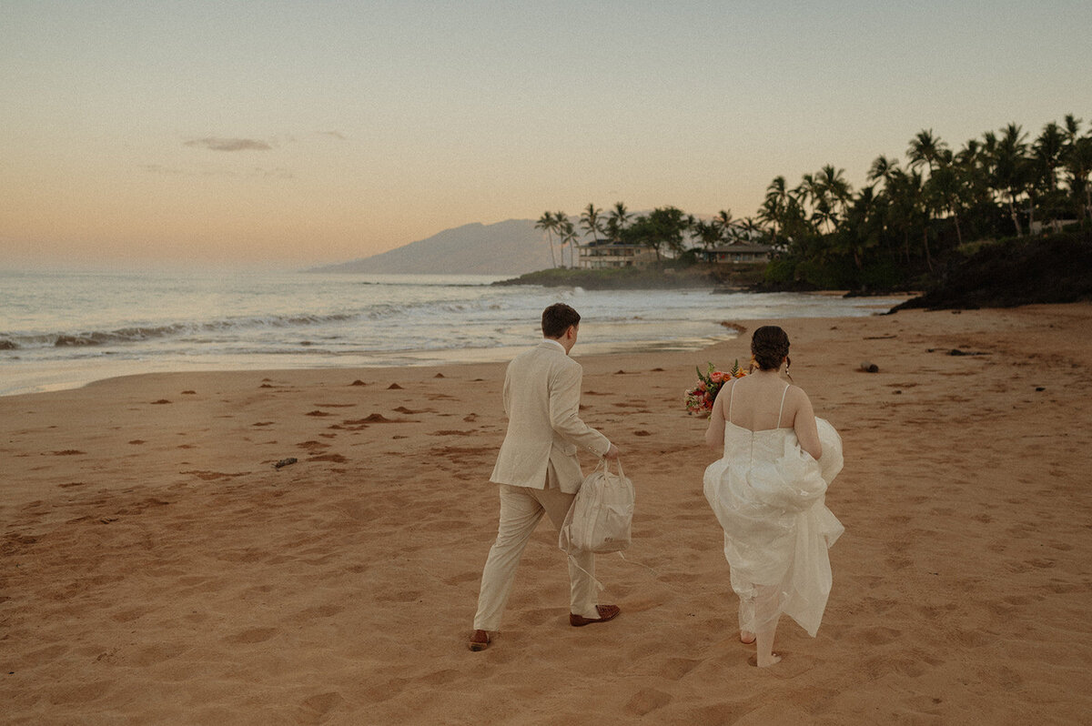 michigan hawaii elopement photographer
