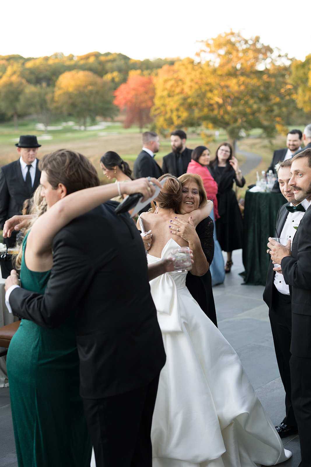black-tie-wedding-cocktail-hour-at-woodway-country-club-ct