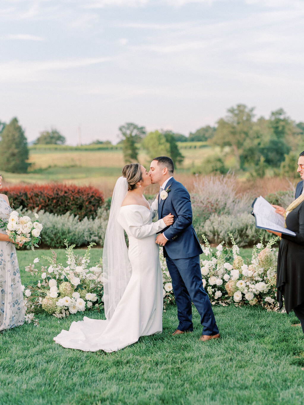 Leslie&Ricardo_EarlyMountainVineyardWedding_SneakPeek-89