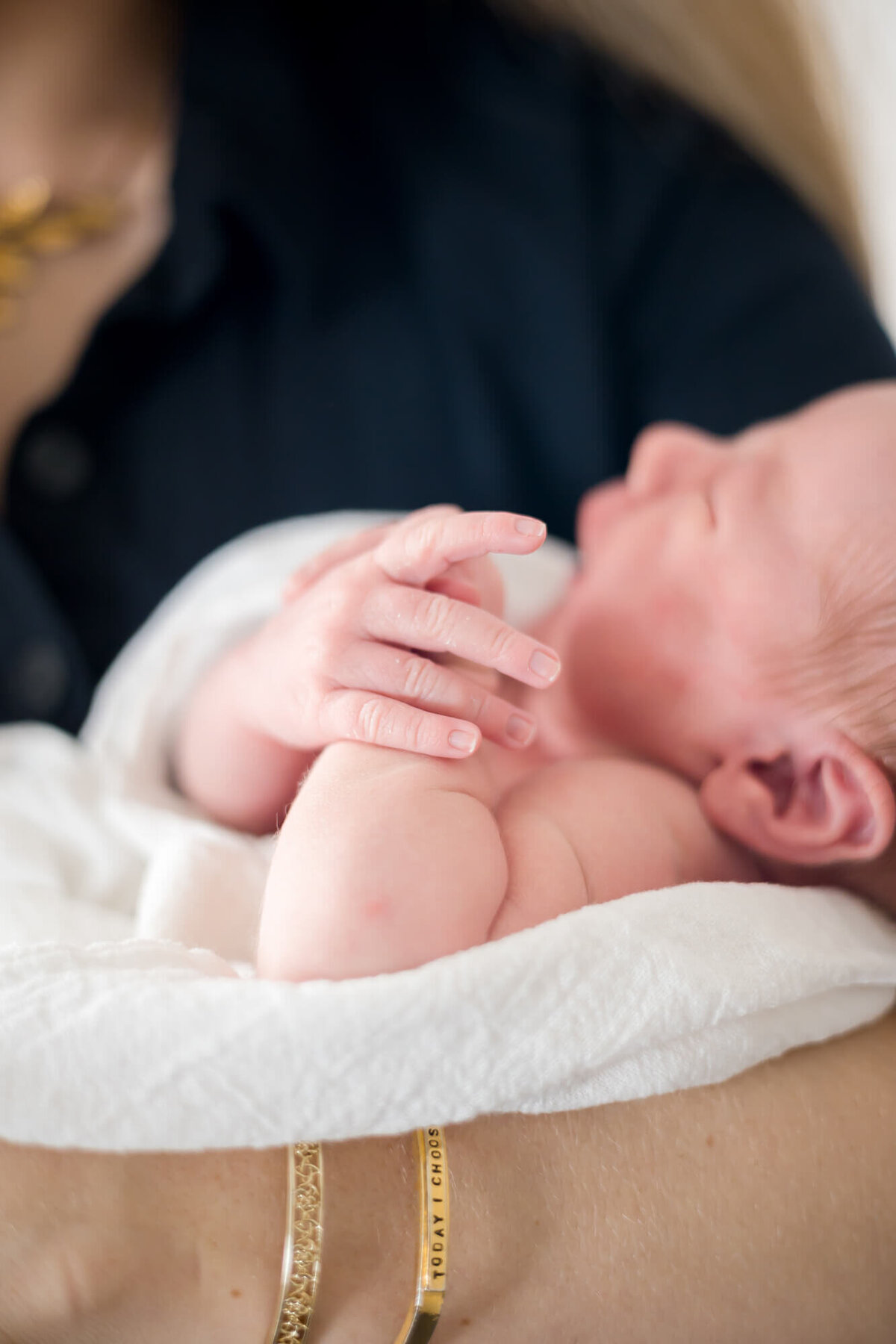 Newborn baby details of the little hands captured by Las Vegas newborn photographer