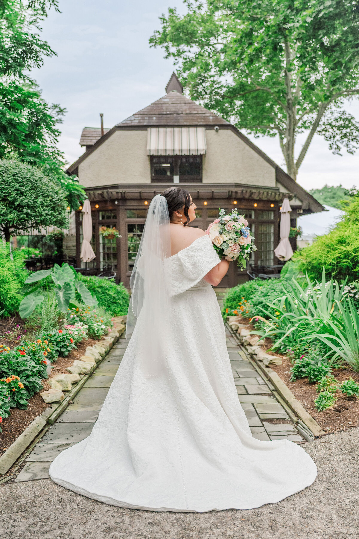 wedding picture of a bride at Frick Museum cafe