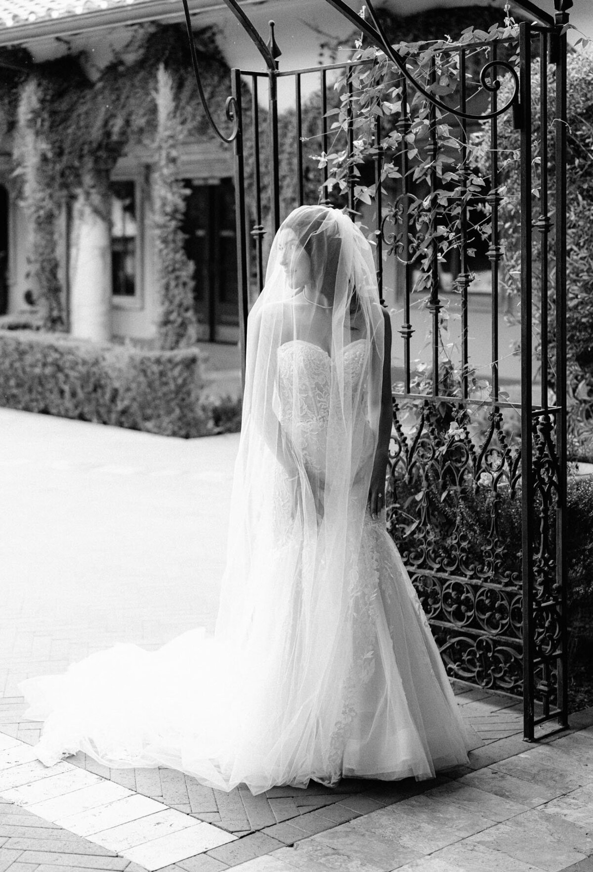 Luxury Arizona wedding photography at Villa Siena in Phoenix