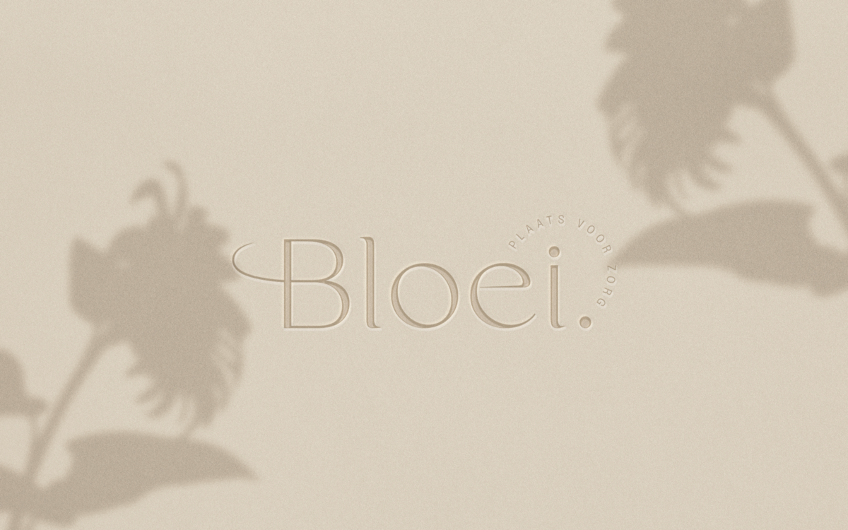 Bloei embossed logo