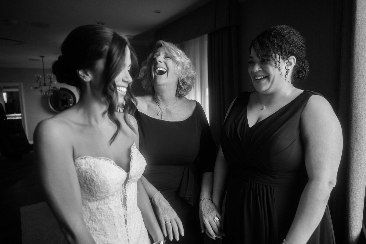 candid-wedding-photographer-at-boston-park-plaza