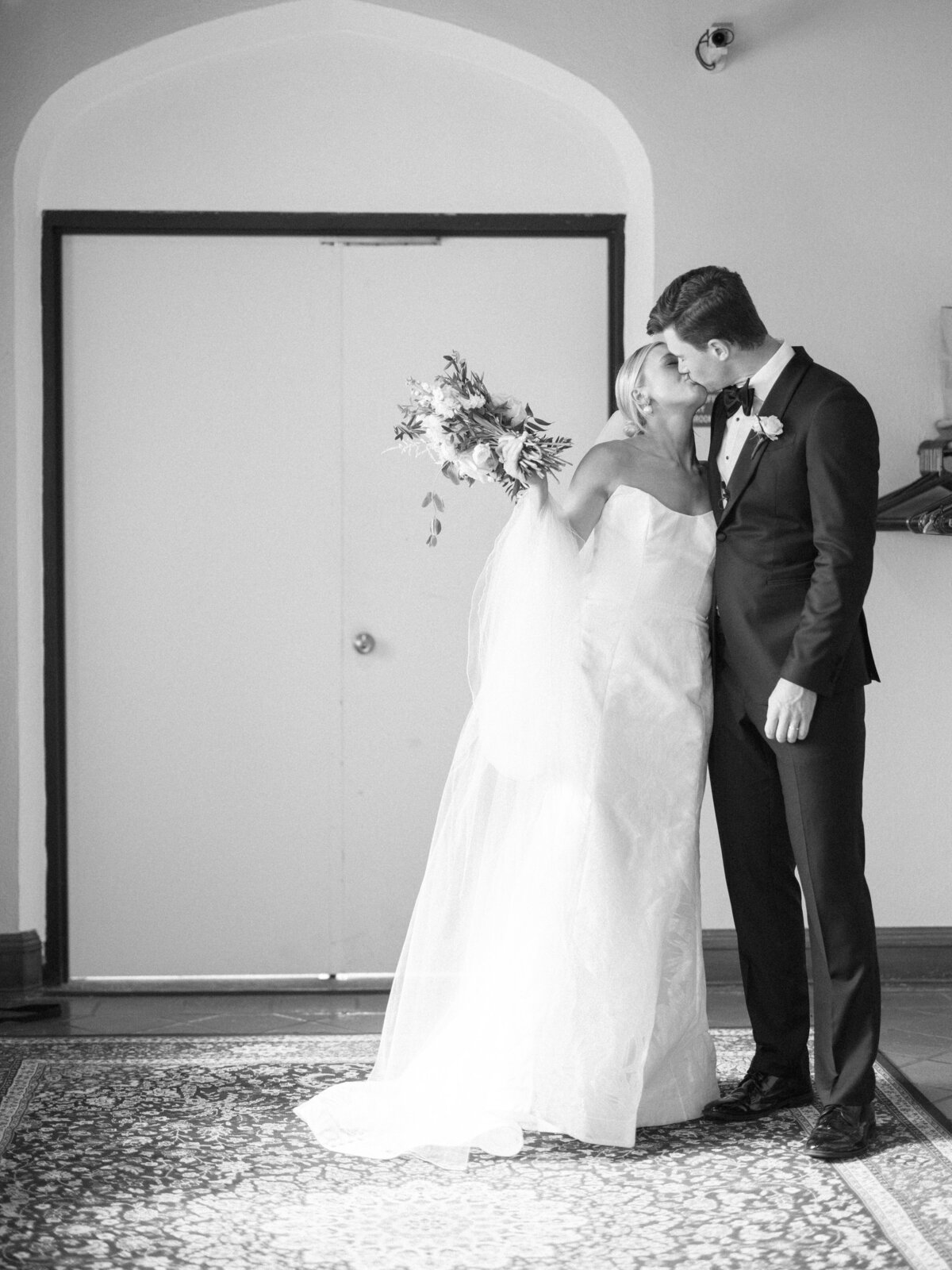 Jessica Blex Photography - Luxury Wedding at Happy Hollow Club - Nebraska Photographer-107