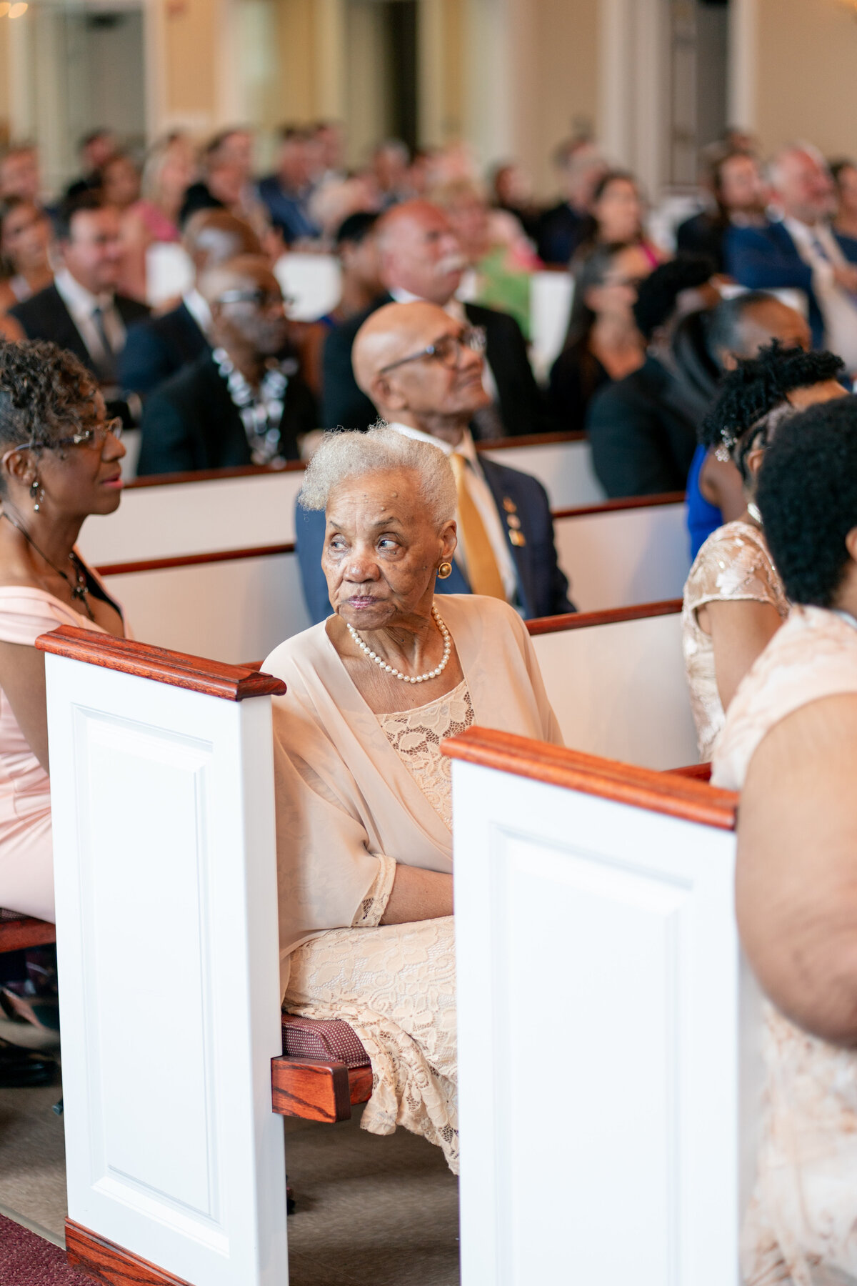 Savannah-Jamey-Country-Club-Buffalo-Summer-Wedding-15