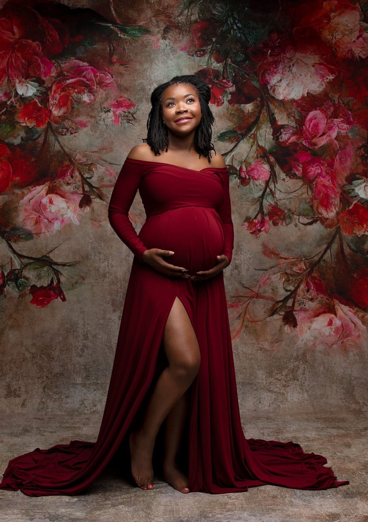Fine Art Maternity Photography | Capturing the Beauty of Motherhood in Phoenix