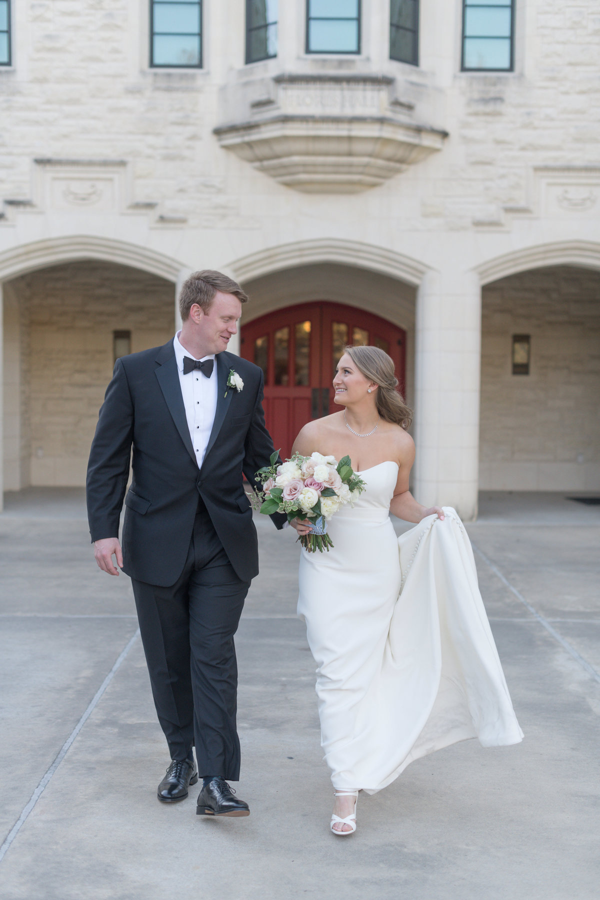 st-johns-great-hall-houston-texas-wedding-bride-groom