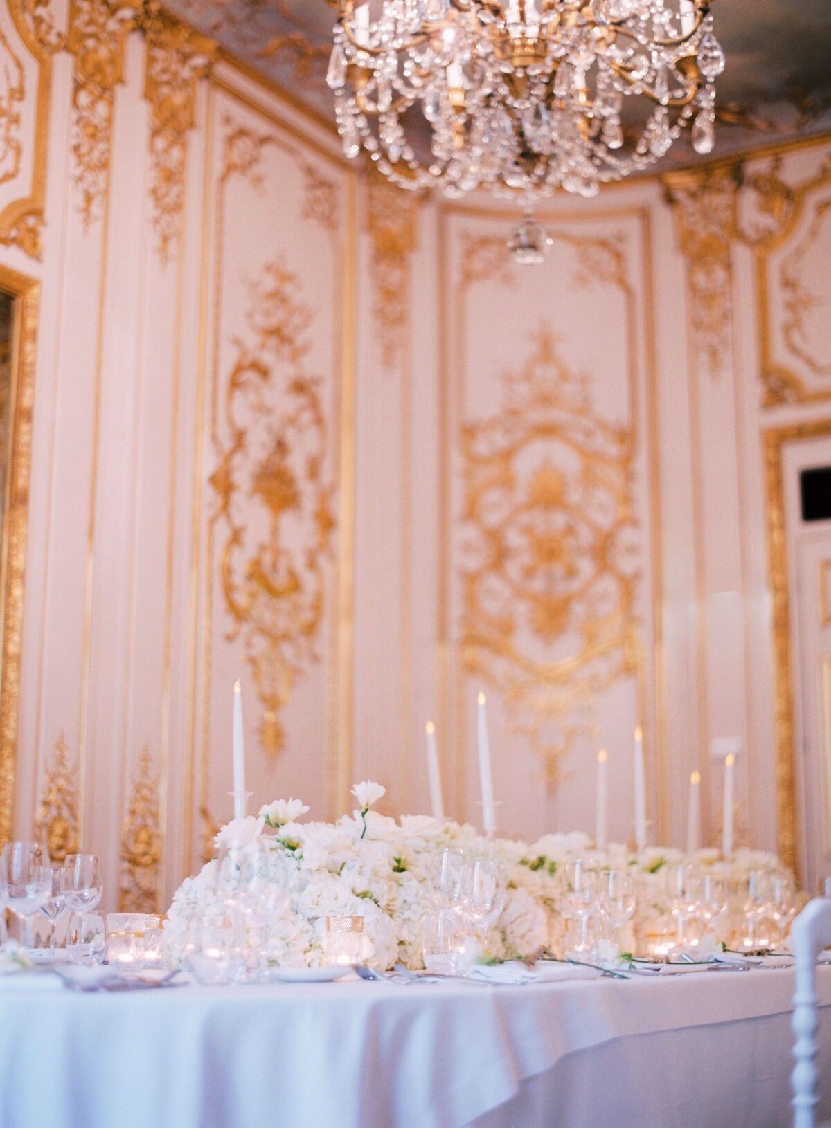 chapelle-expiatoire-luxury-wedding-phototographer-in-paris (33 of 53)