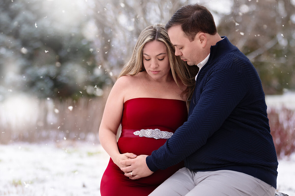 2024-03-20 - Erica Brencur's Outdoor Maternity Session (Hamilton)0033(snow)