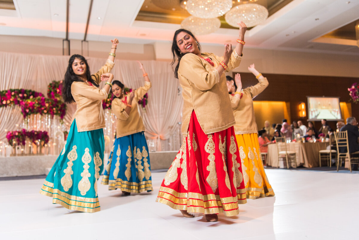 maha_studios_wedding_photography_chicago_new_york_california_sophisticated_and_vibrant_photography_honoring_modern_south_asian_and_multicultural_weddings60