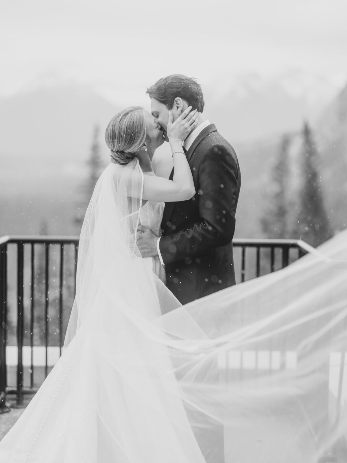 calgary_wedding_photographers_fairmont_banff_springs_destination_wedding_nicole_sarah-52