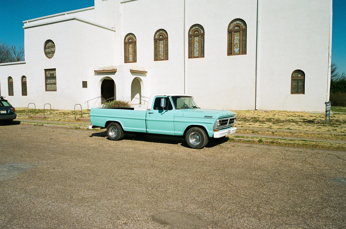 Marfa-Texas-engagement-K&H-Will-DeGraw-Clever-Disarray-8