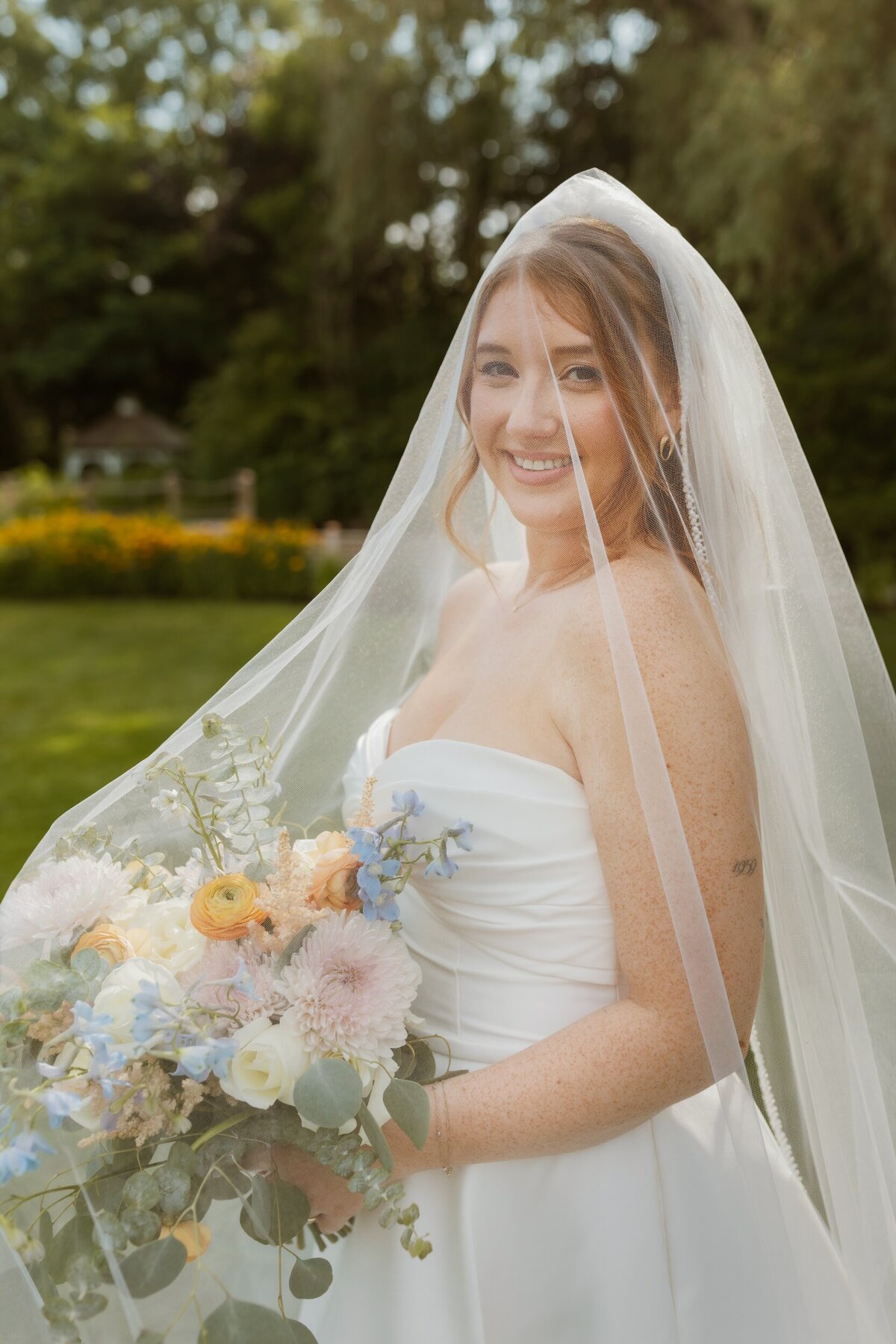 bride-veil-picture-closeup