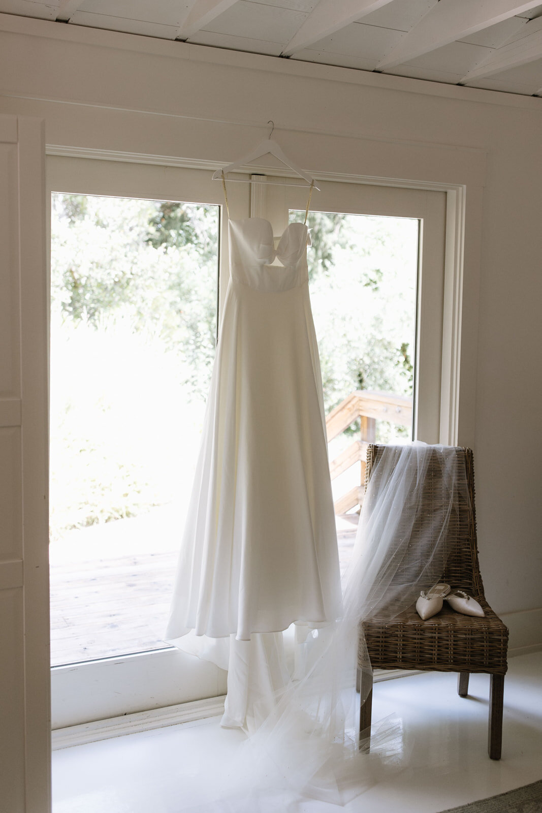 kelseylaurenphoto_c&j_bridegettingready_-22