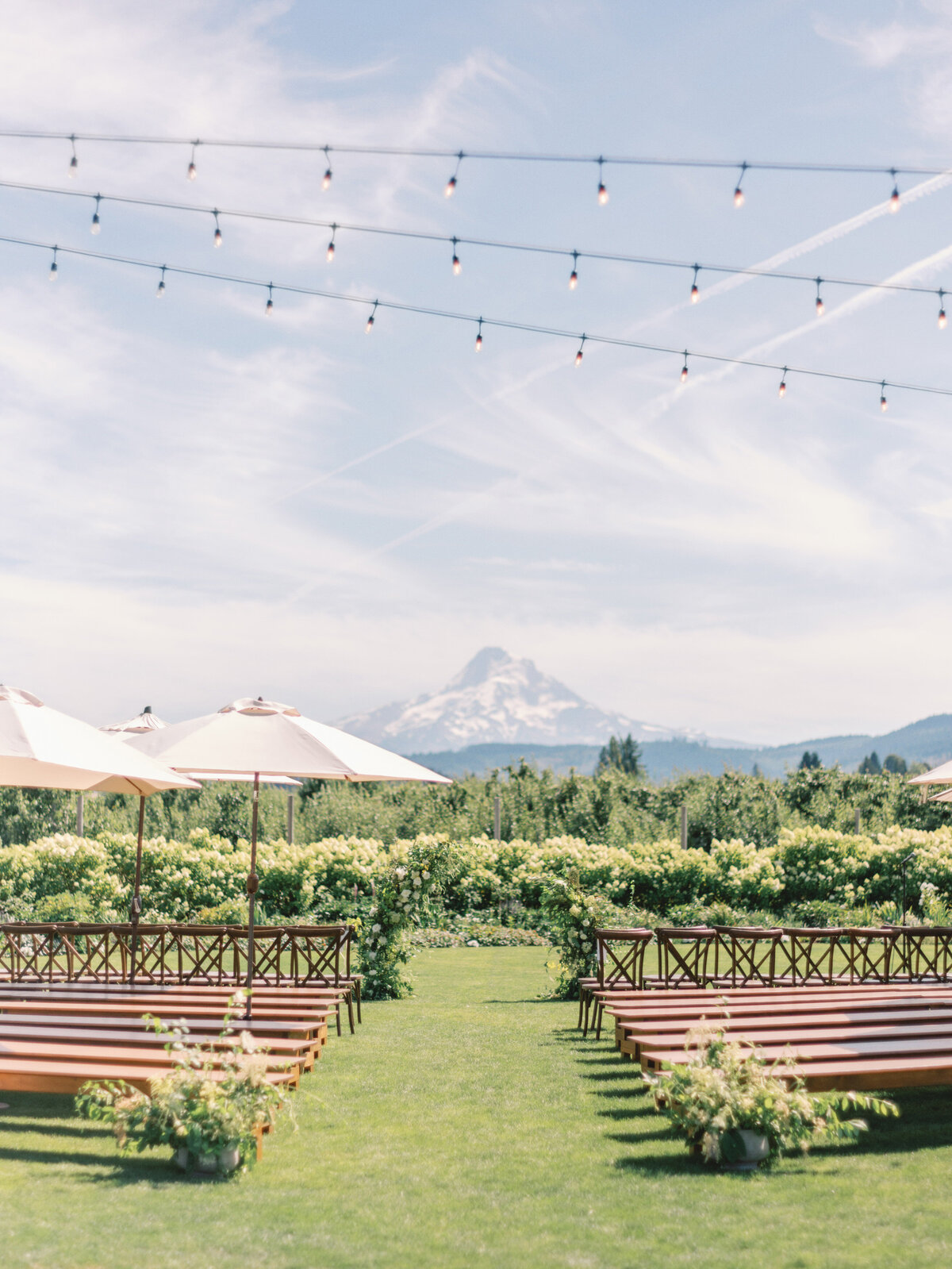 the-orchard-wedding-photos-by-the-tenneys-photography-in-hood-river-oregon-15