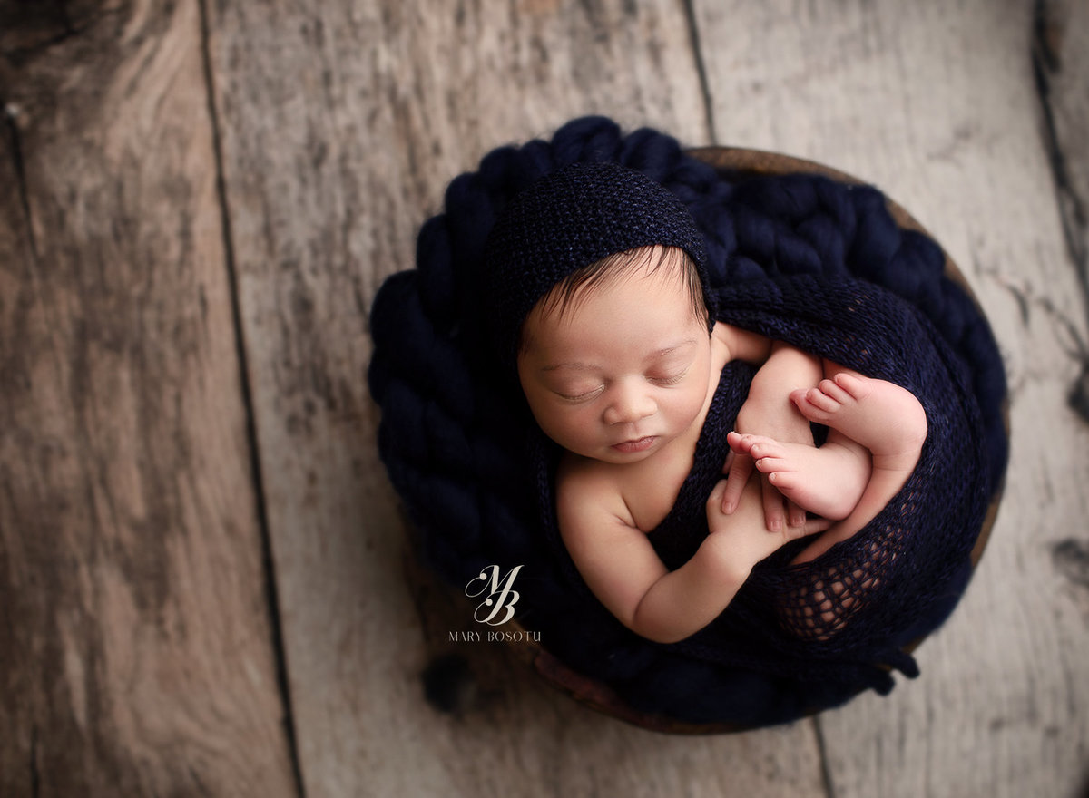 best Maryland newborn photographer, Baltimore newborn photographer, newborn photography near me, newborn portraits Crofton MD, professional baby photos