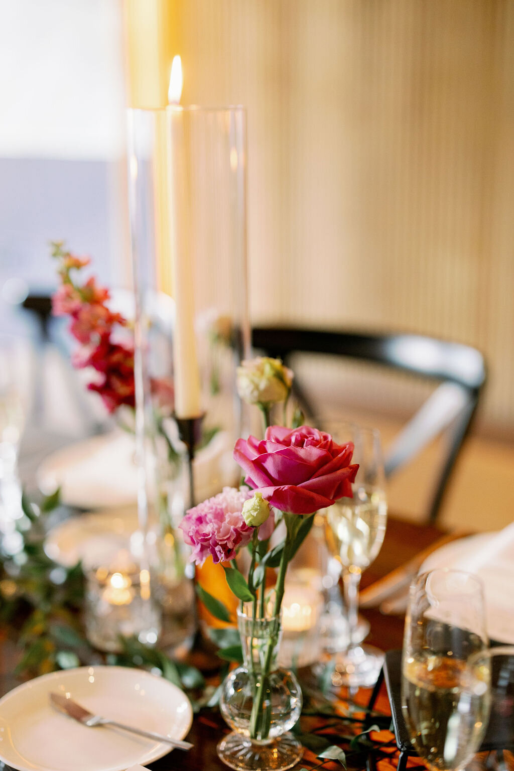 bud vase pink roses greenery glass vase