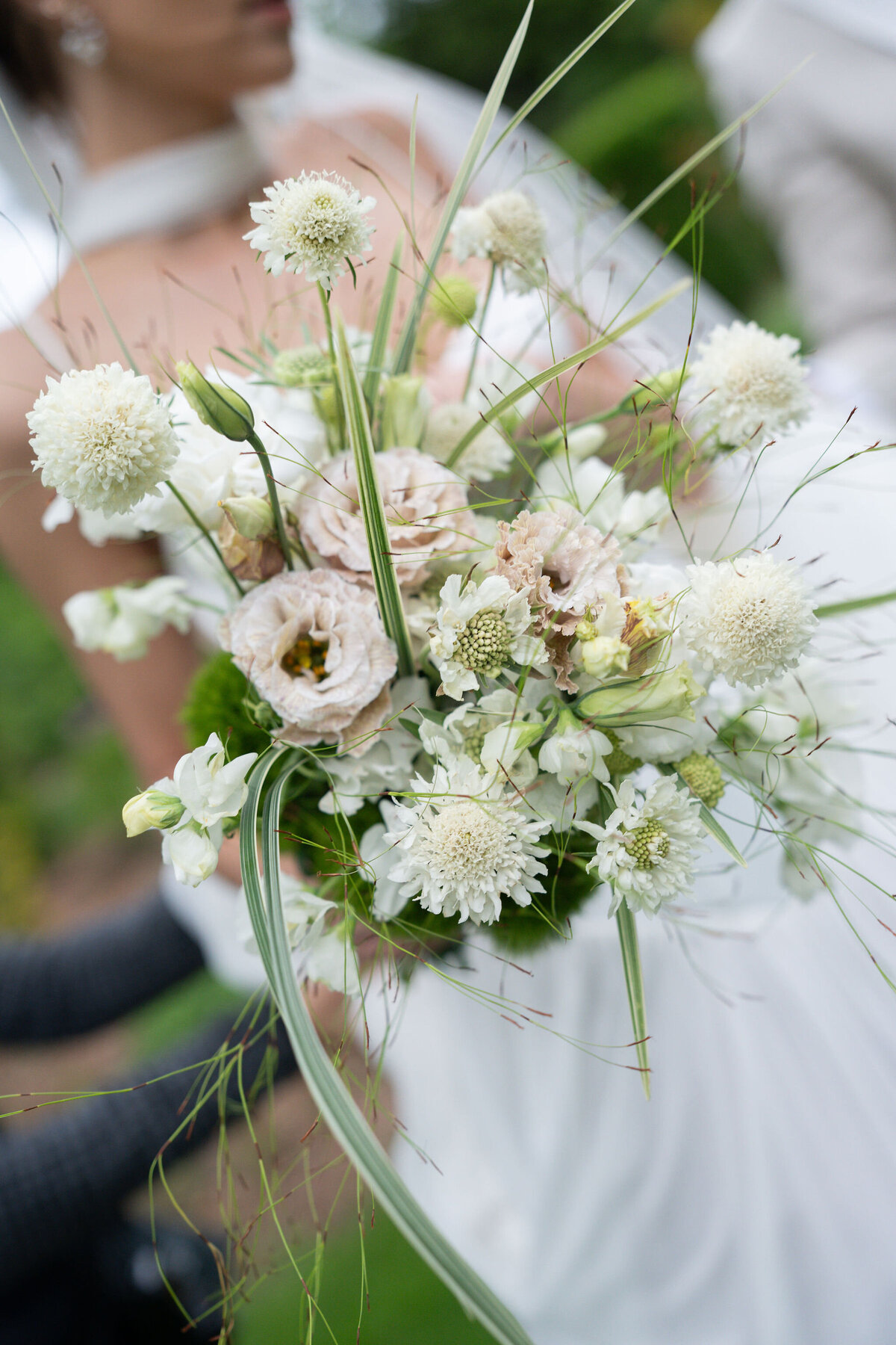 whimsical-organic-wedding-bouquet--glen-manor-house-ri