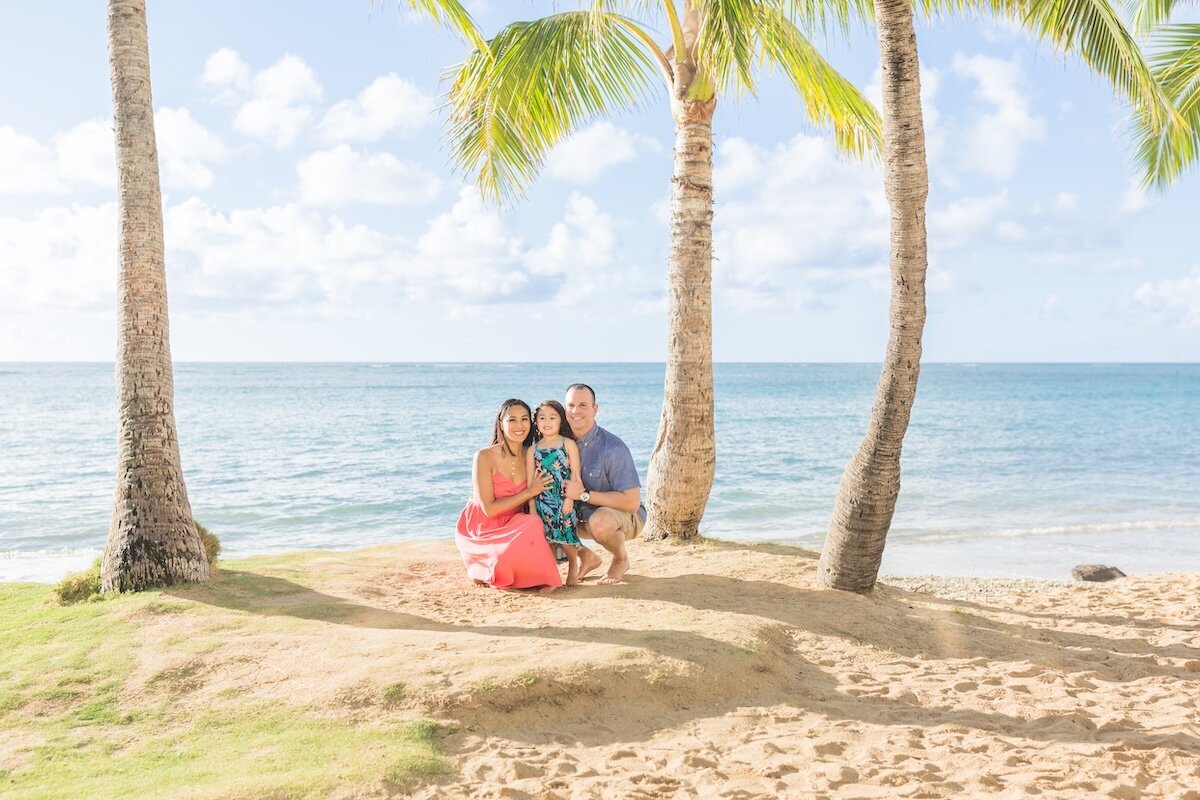 Oahu Family Portraits with palm trees