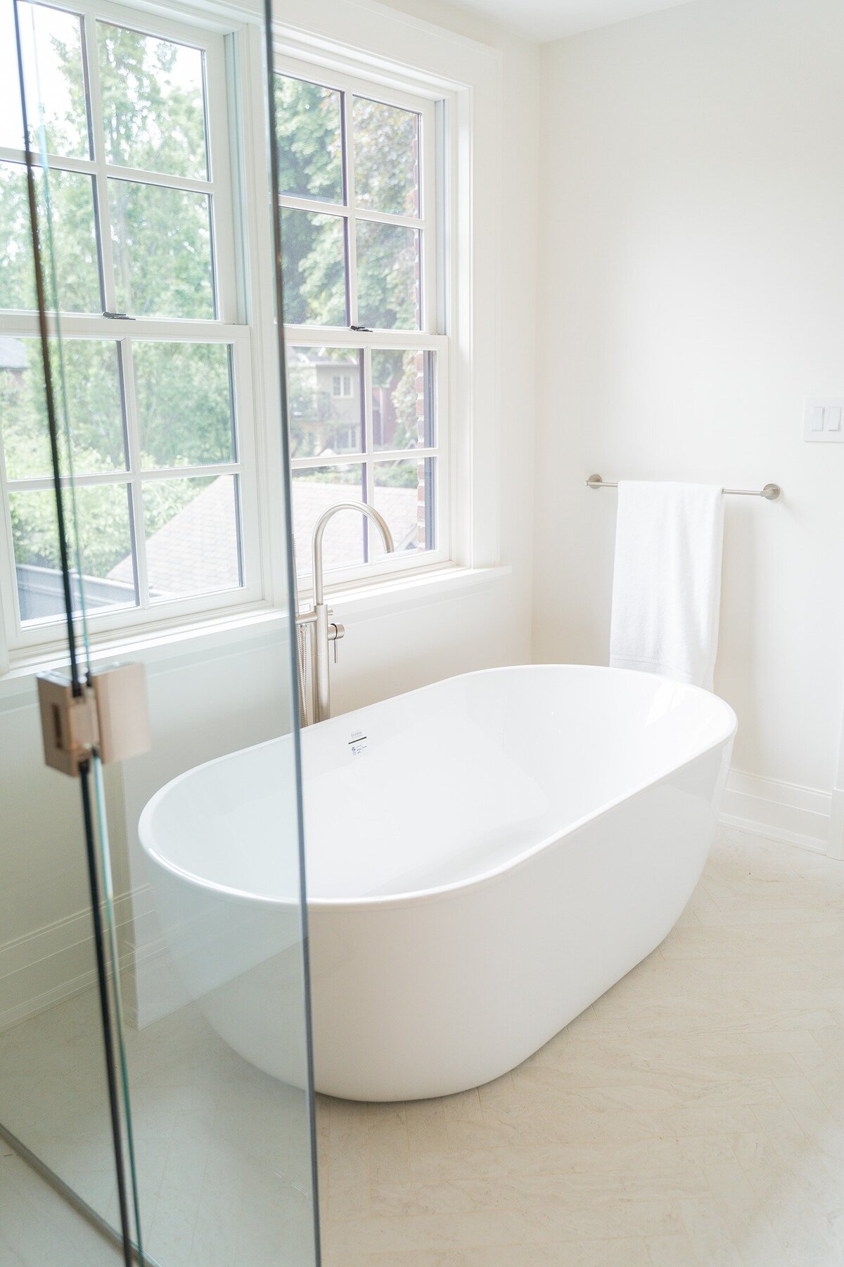 Bathtub-Bathroom-Redesign