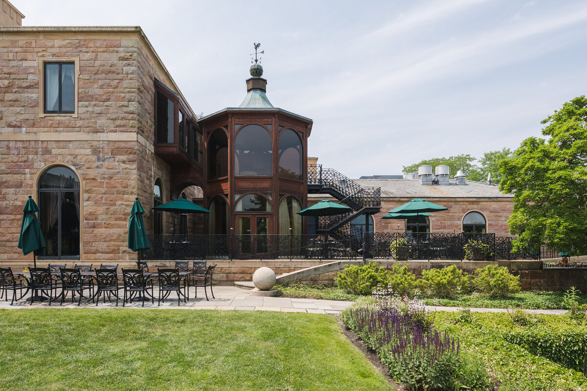 the dauschund house at jasna polana