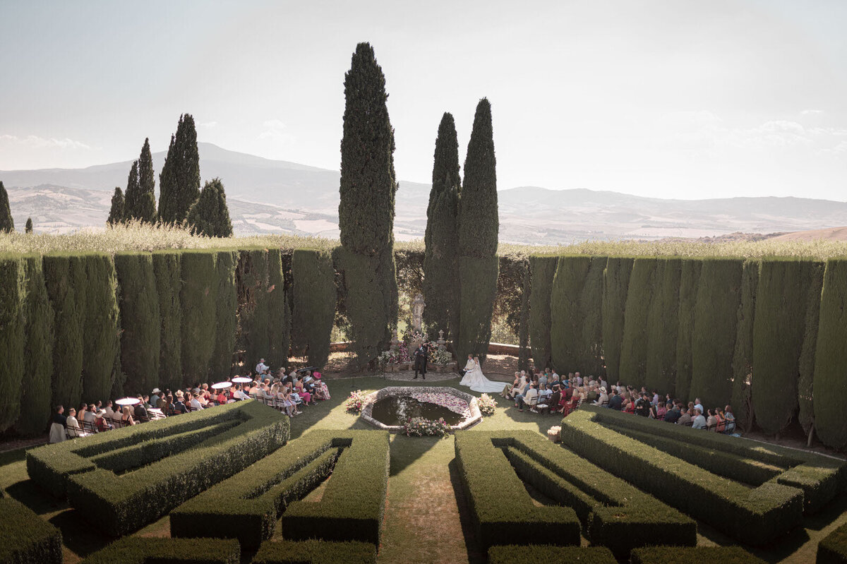 Flora_And_Grace_Tuscany_La_Foce_Editorial_Wedding_Film_Photographer-42