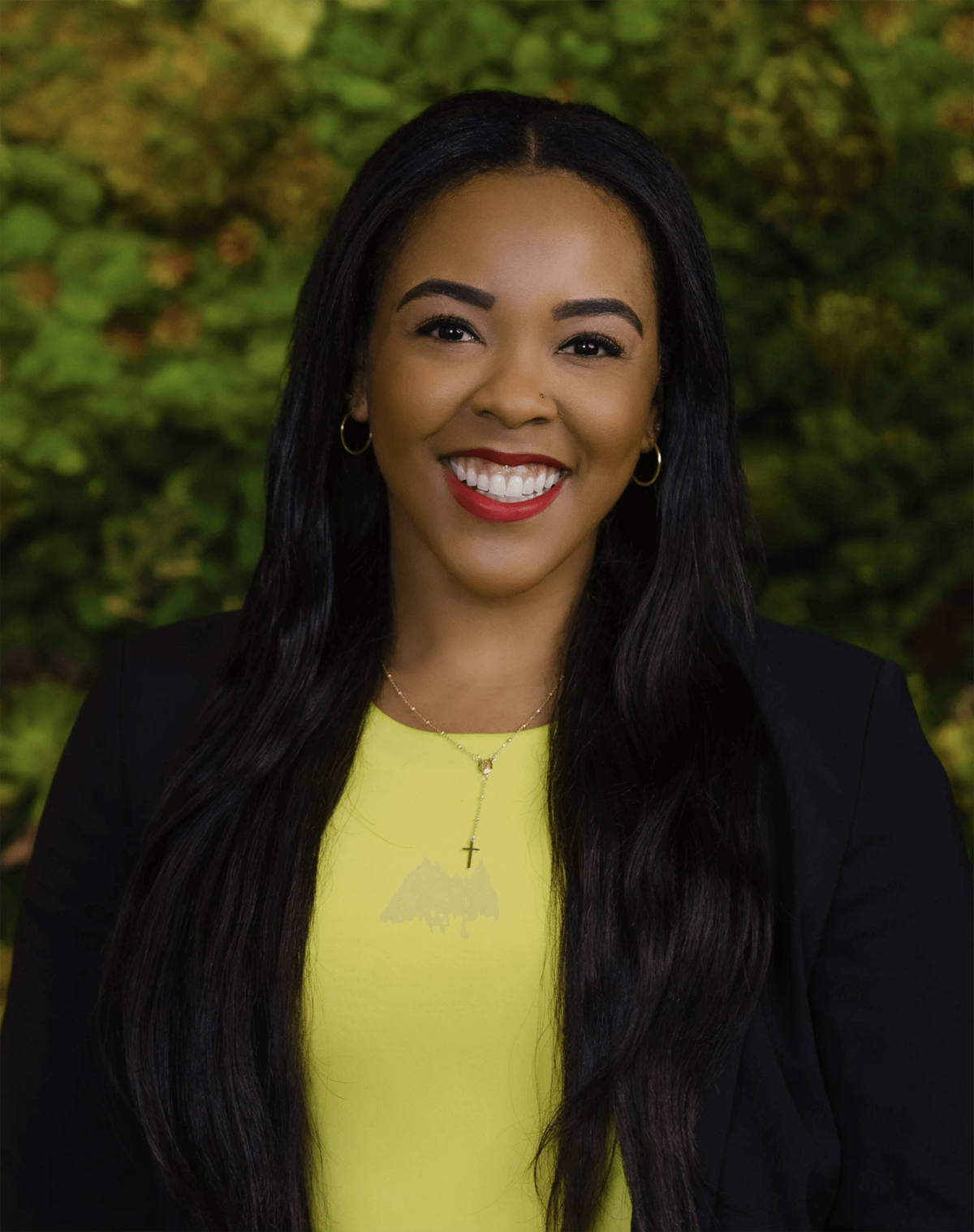 modern-business-headshot-black-blazer-yellow-top-woman