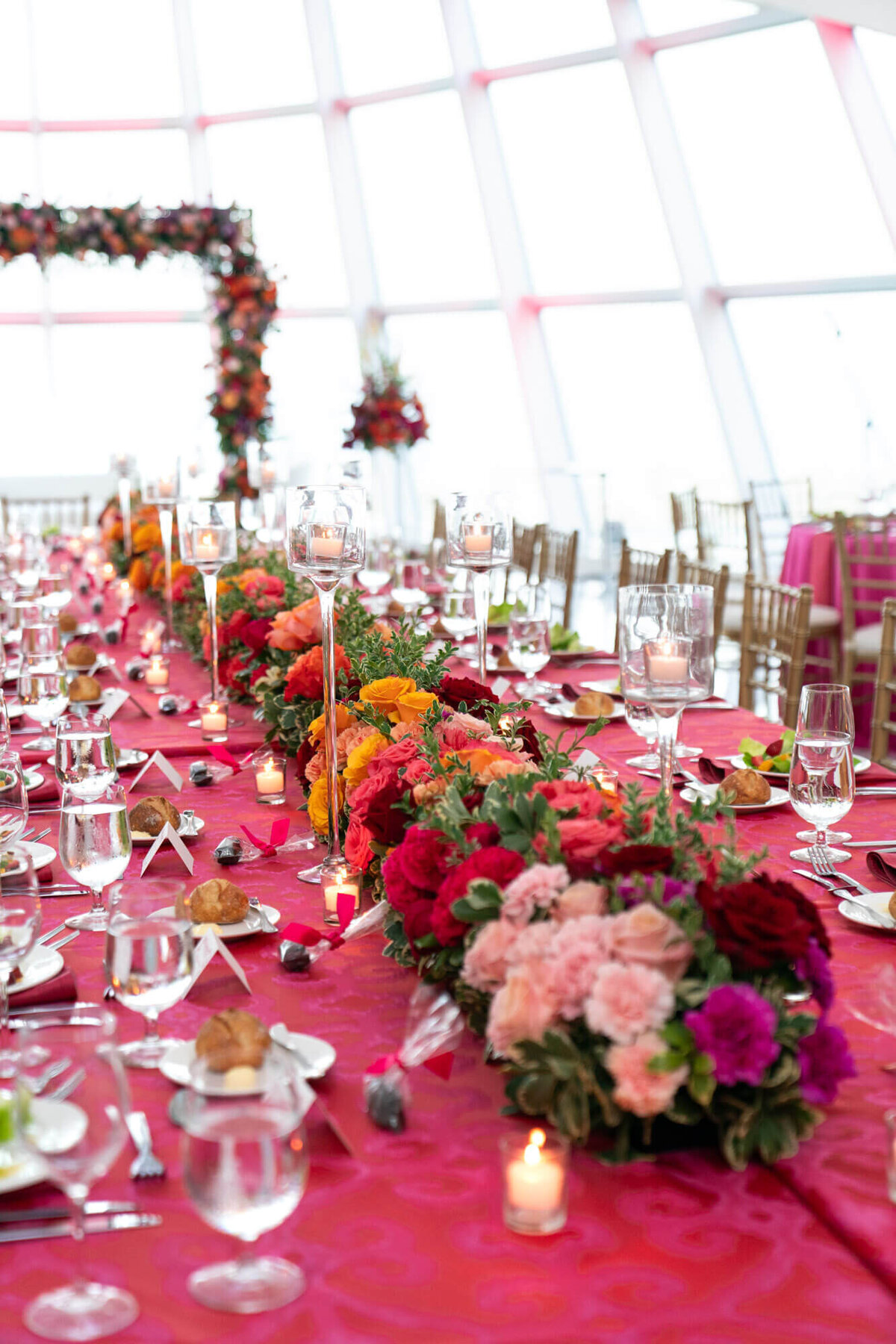 milwaukee-art-museum-wedding-decor-pink-red-orange-bright-11