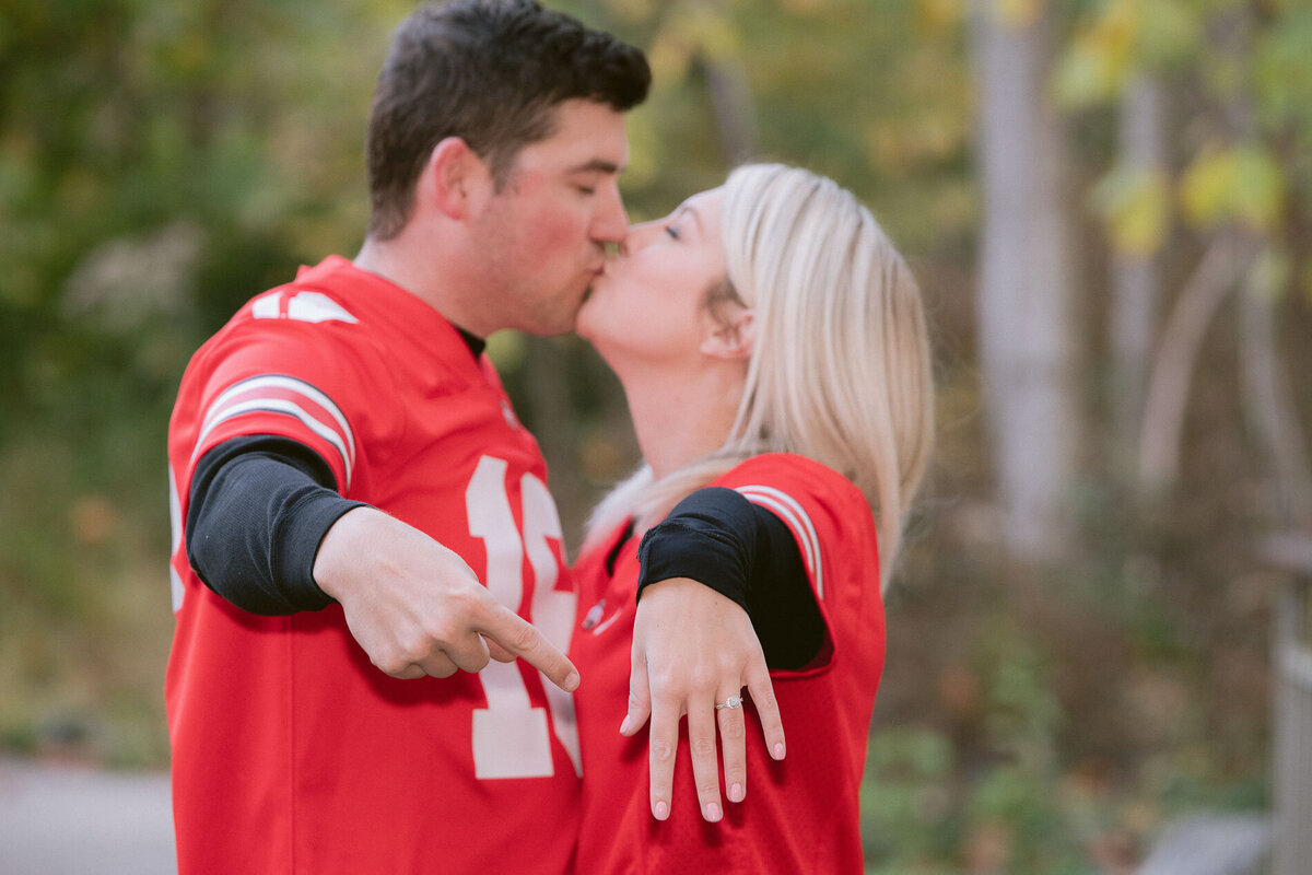hills-and-dales-metropark-engagement-session-photos--8