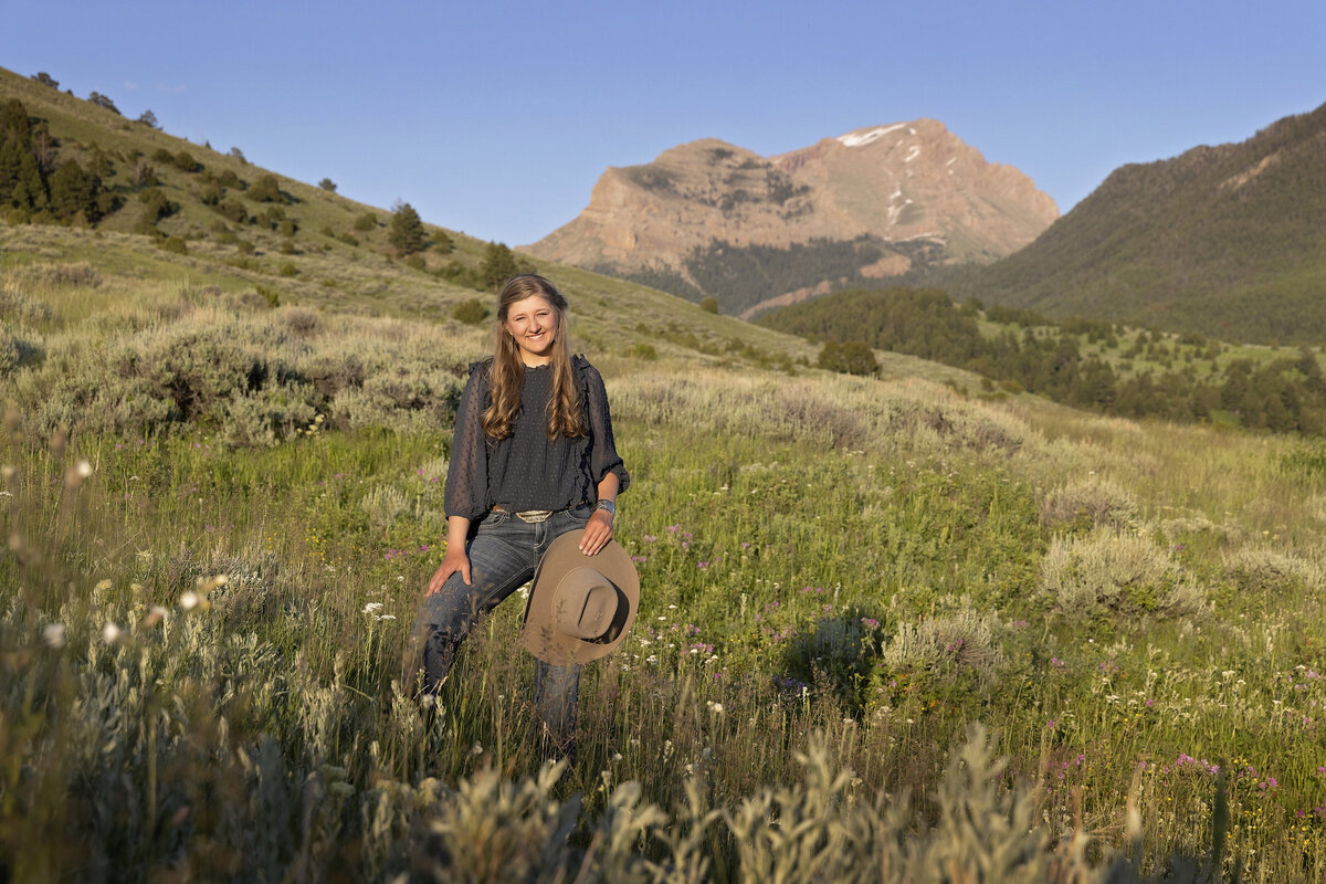 Shanna-Mae-Photography-Montana-Photographer-Highschool-Senior-Western-Girl-Ennis-Bozeman-024