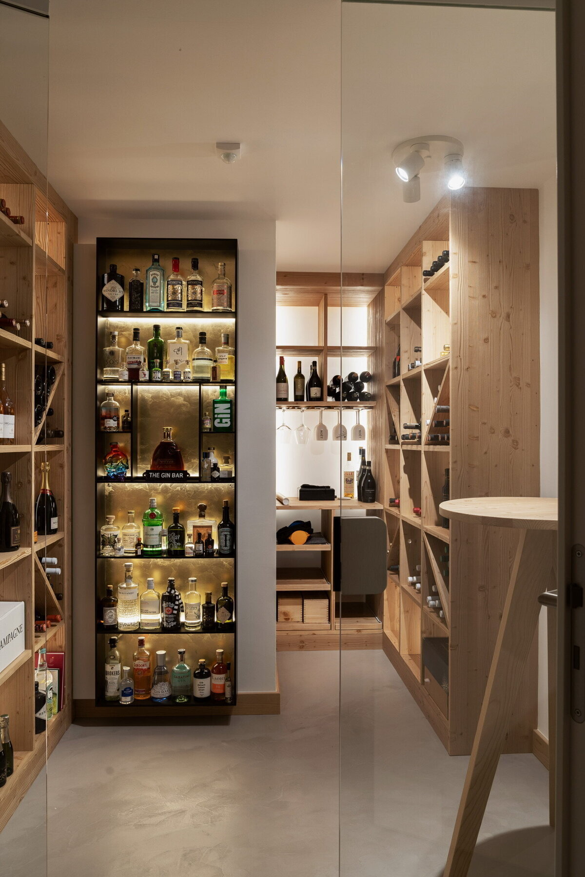 Weinkeller-mit-Schnapsbar-Adam-Innenausbau