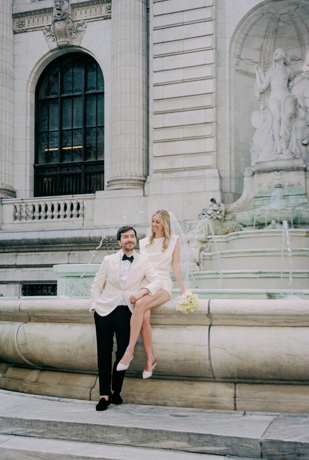 New York-City Hall-Elopement-Chic-Candid-Wedding-Larisa-Shorina-148