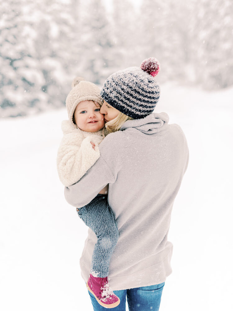 Colorado-Family-Photography-Christmas-Winter-Mountain-Snowy-Photoshoot14