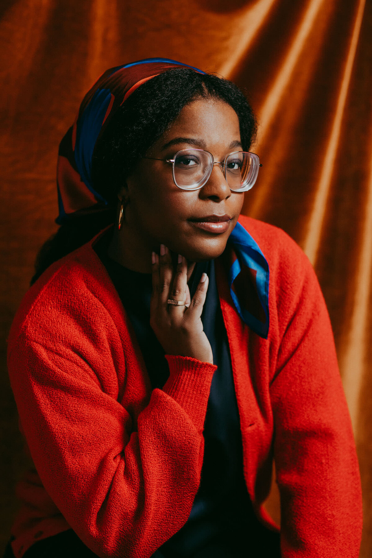 portrait of writer roxanne fequiere