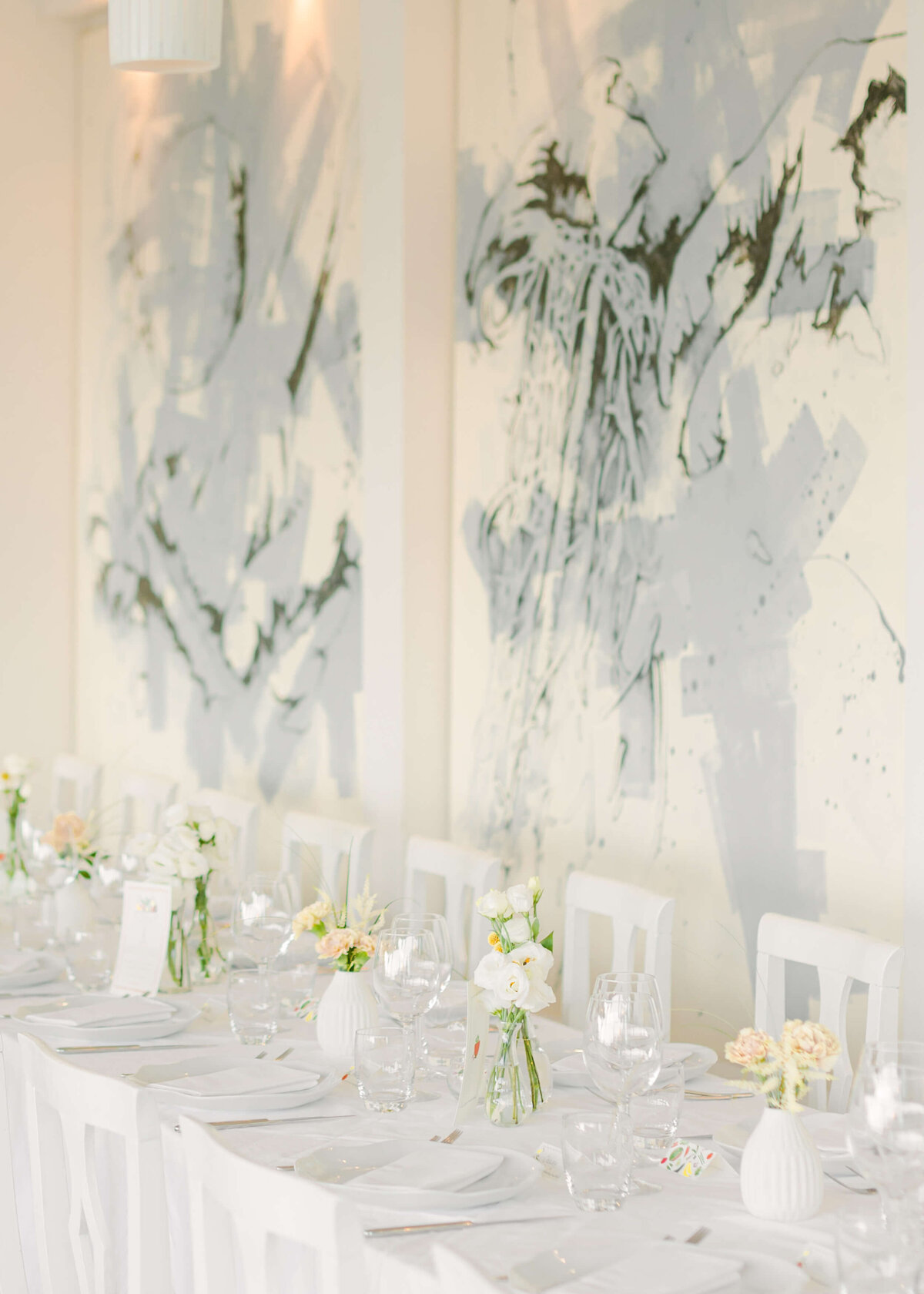 chloe-winstanley-italian-wedding-positano-welcome-dinner-table