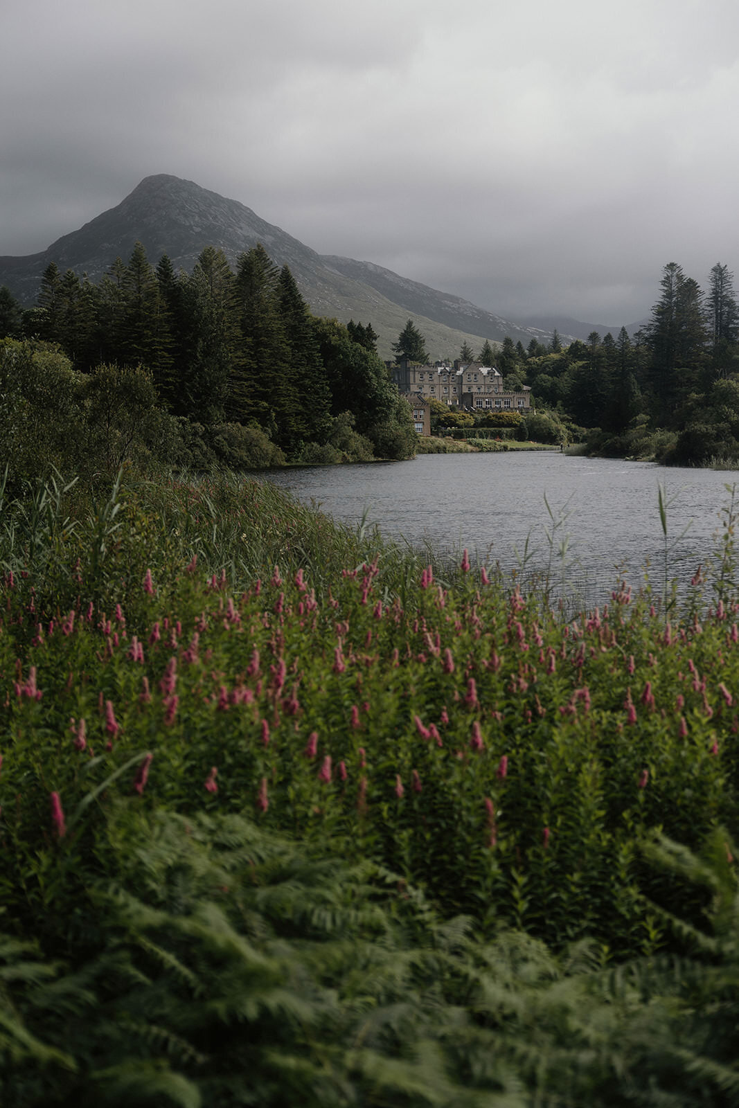 ballynahinch-castle-wedding-photographer-ireland-luxury (24)