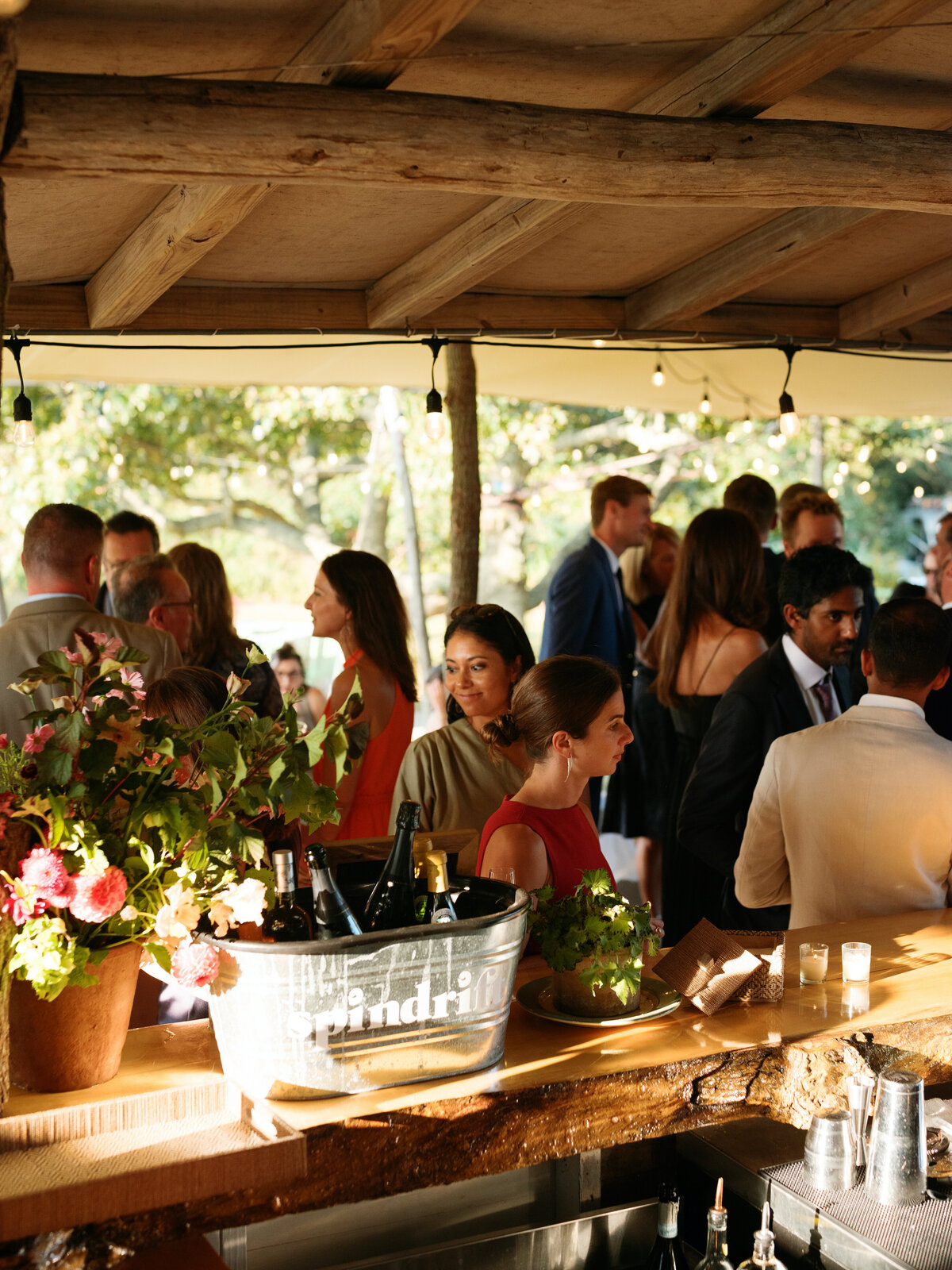 Marthas-vineyard-wedding-planner-kg-events-design-luxury-destination-weddings-private-events-corporate-events-aquinnah-ma-event-designer-outermost-inn-outdoor-tented-wedding-reception-black-frame-tent-59