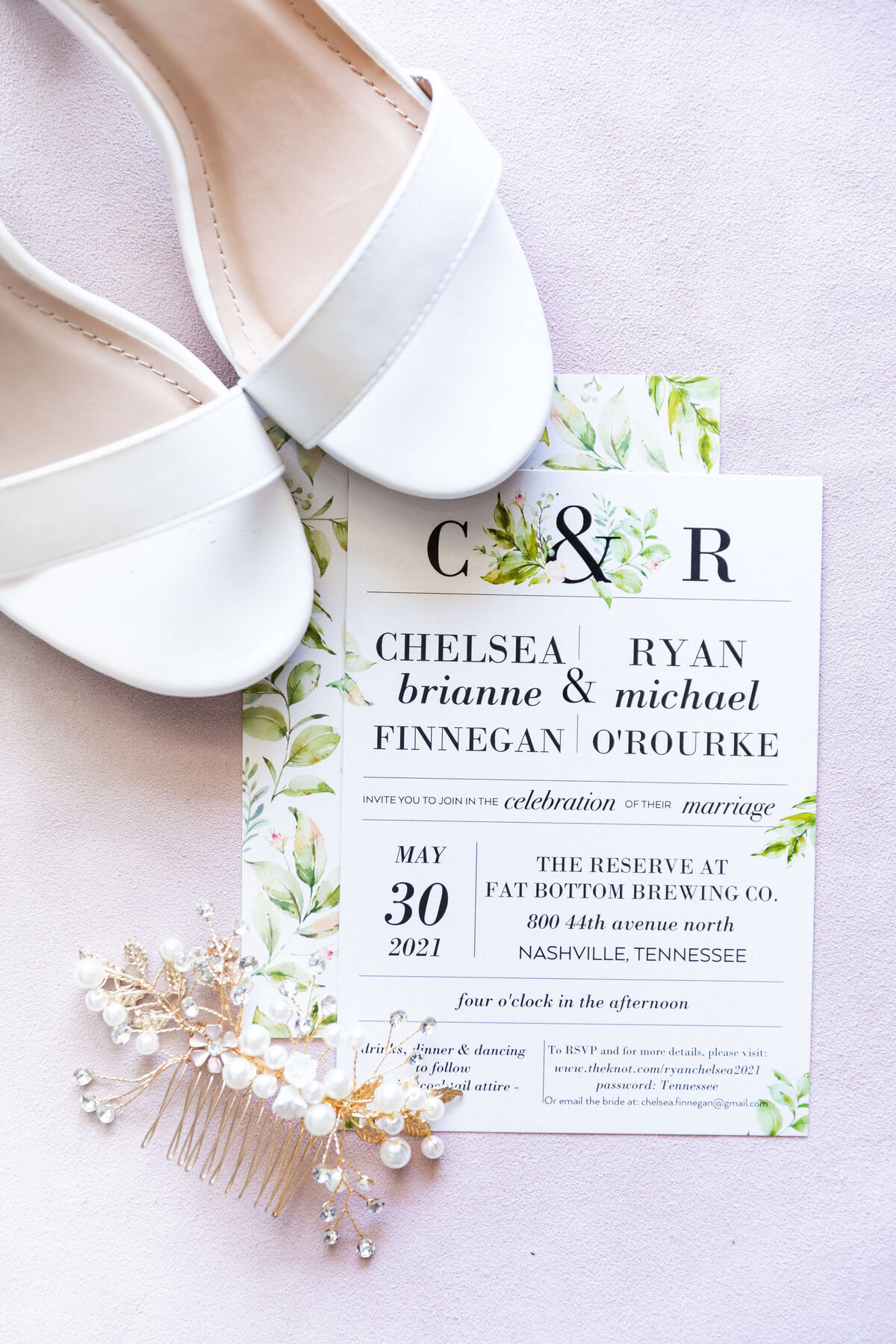 Wedding invitations with wedding shoes