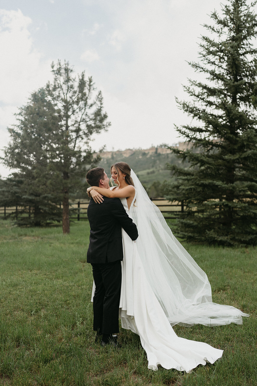 Emily_Zach_Wedding_CouplePortraits-25