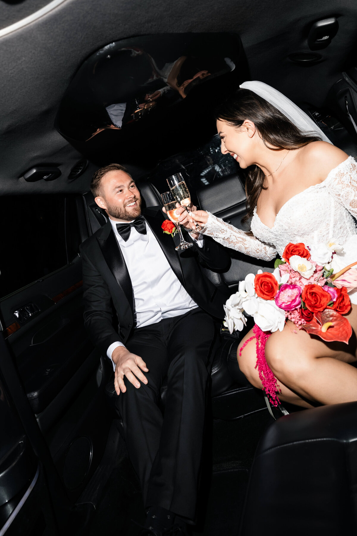 44riskyexposure_hannah-rory_las-vegas-elopement-photography