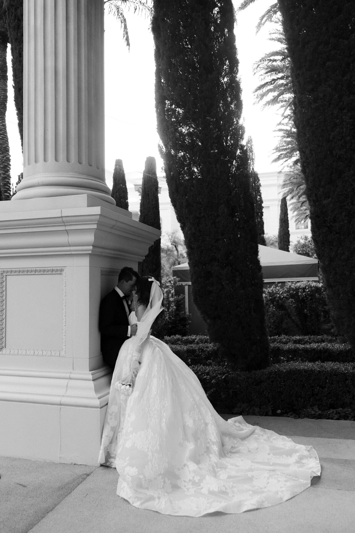 68riskyexposure_samantha-rydge_las-vegas-elopement-photography
