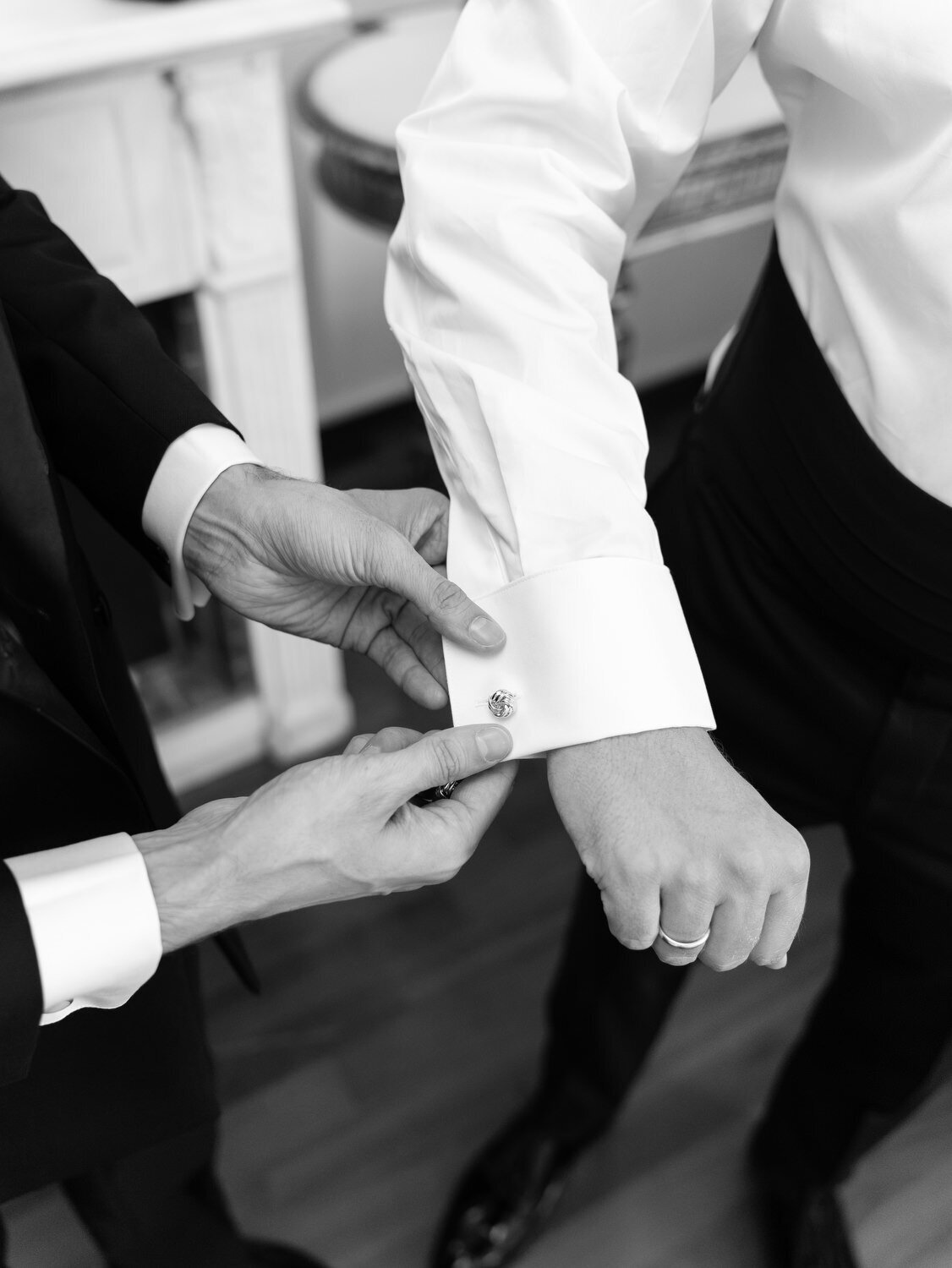 Black-Tie-Wedding-at-Four-Seasons-and-Vouliagmeni-Lake-005