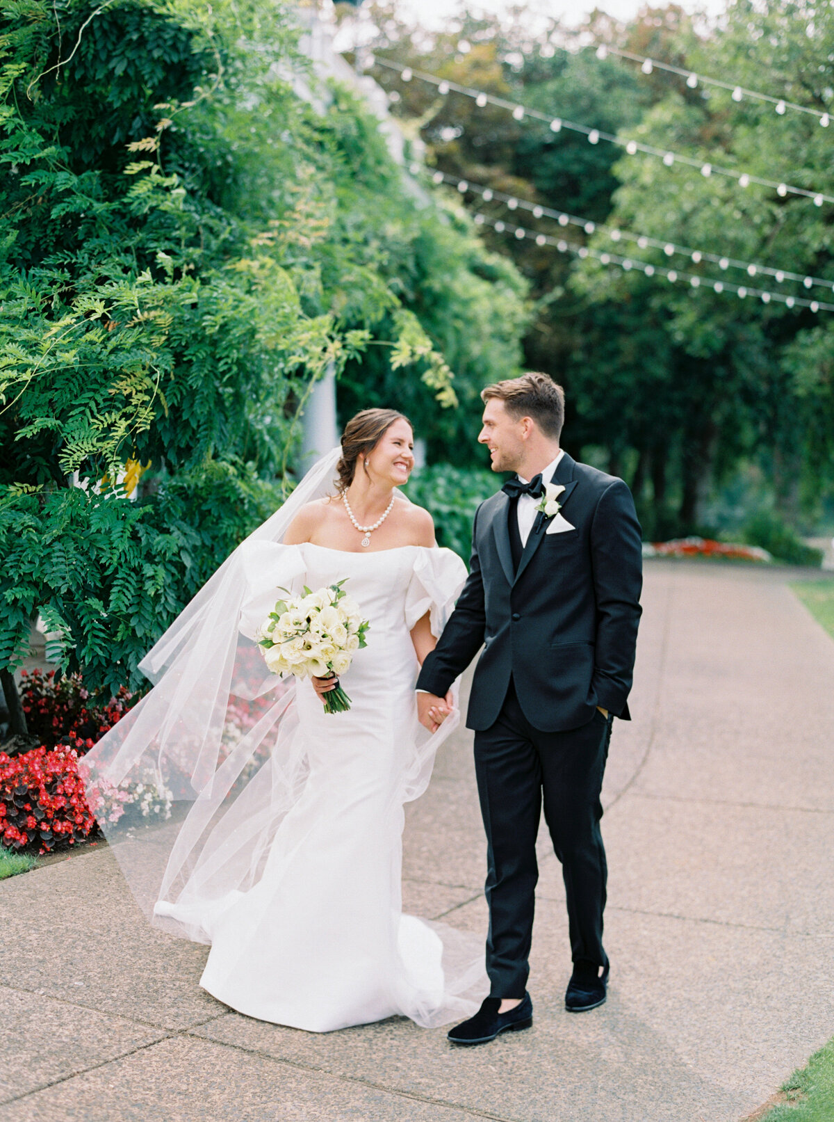 waverley-country-club-wedding-by-top-portland-photographers-the-tenneys-12