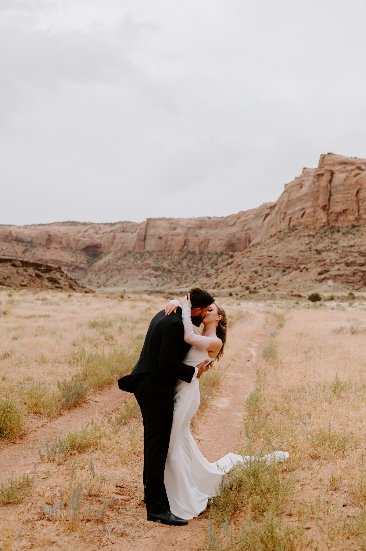 red-earth-moab-utah-wedding1682