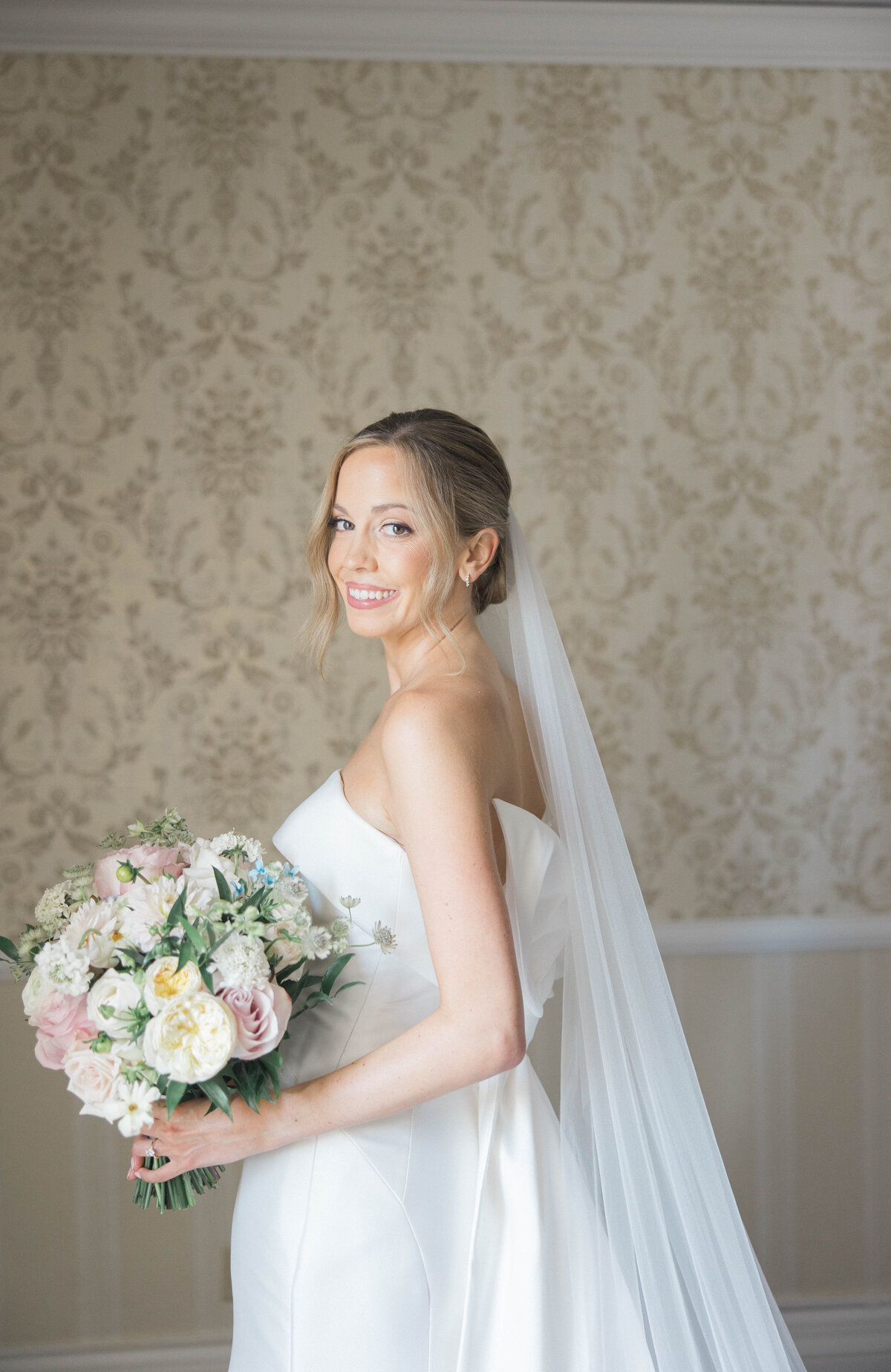 Molly Sue Photography New Jersey + East Coast Wedding Photographer Romantic Imagery Engagement Lifestyle Heirloom Wedding Albums49606