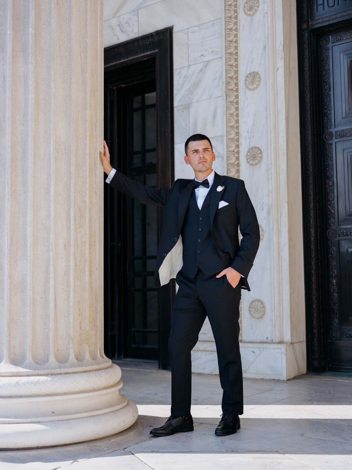 Wedding day portraits at the Cleveland Art Museum