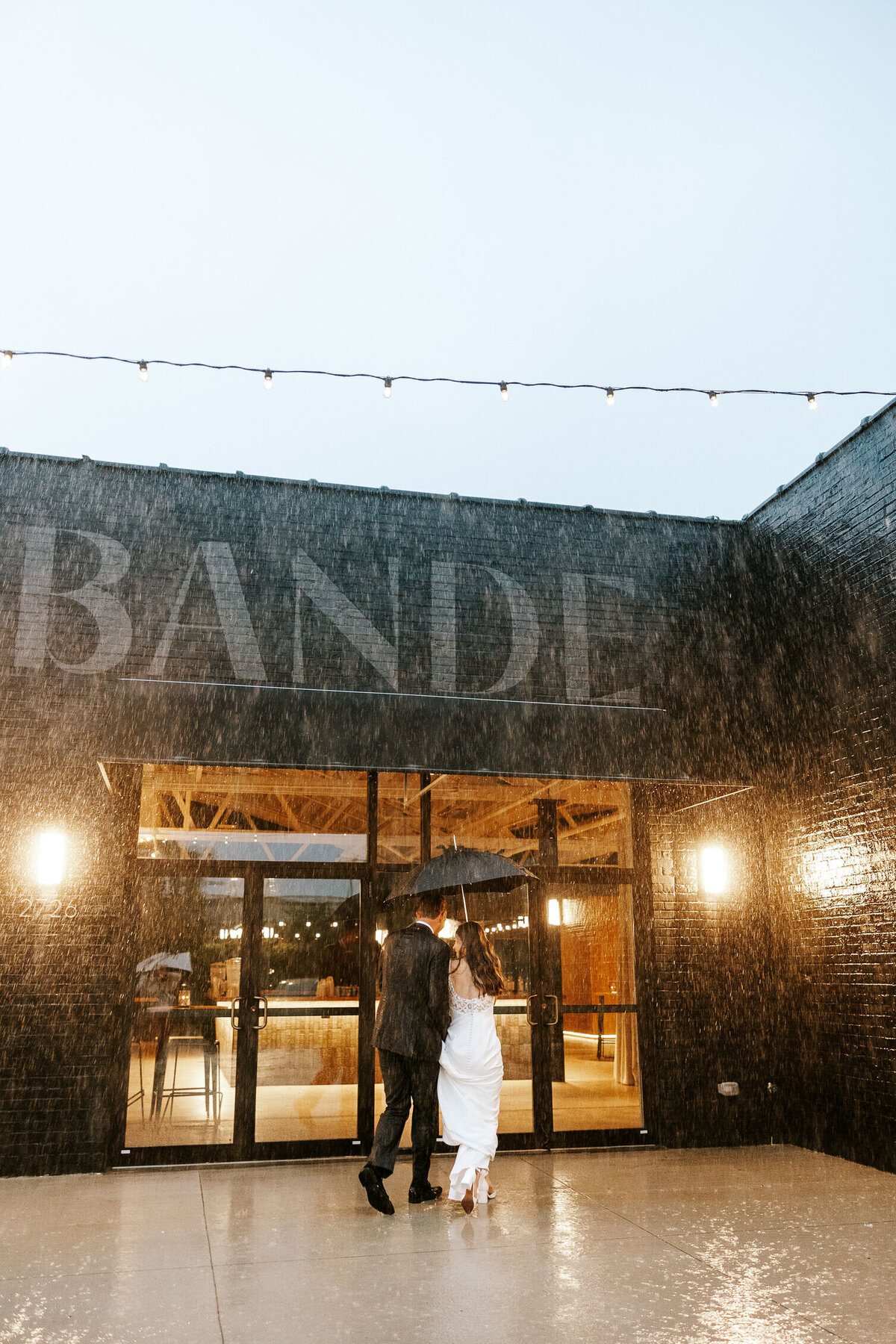 Sarabande_Chicago_Wedding_Colorful_Pink_Terra_Cotta_Rainy_Day-26