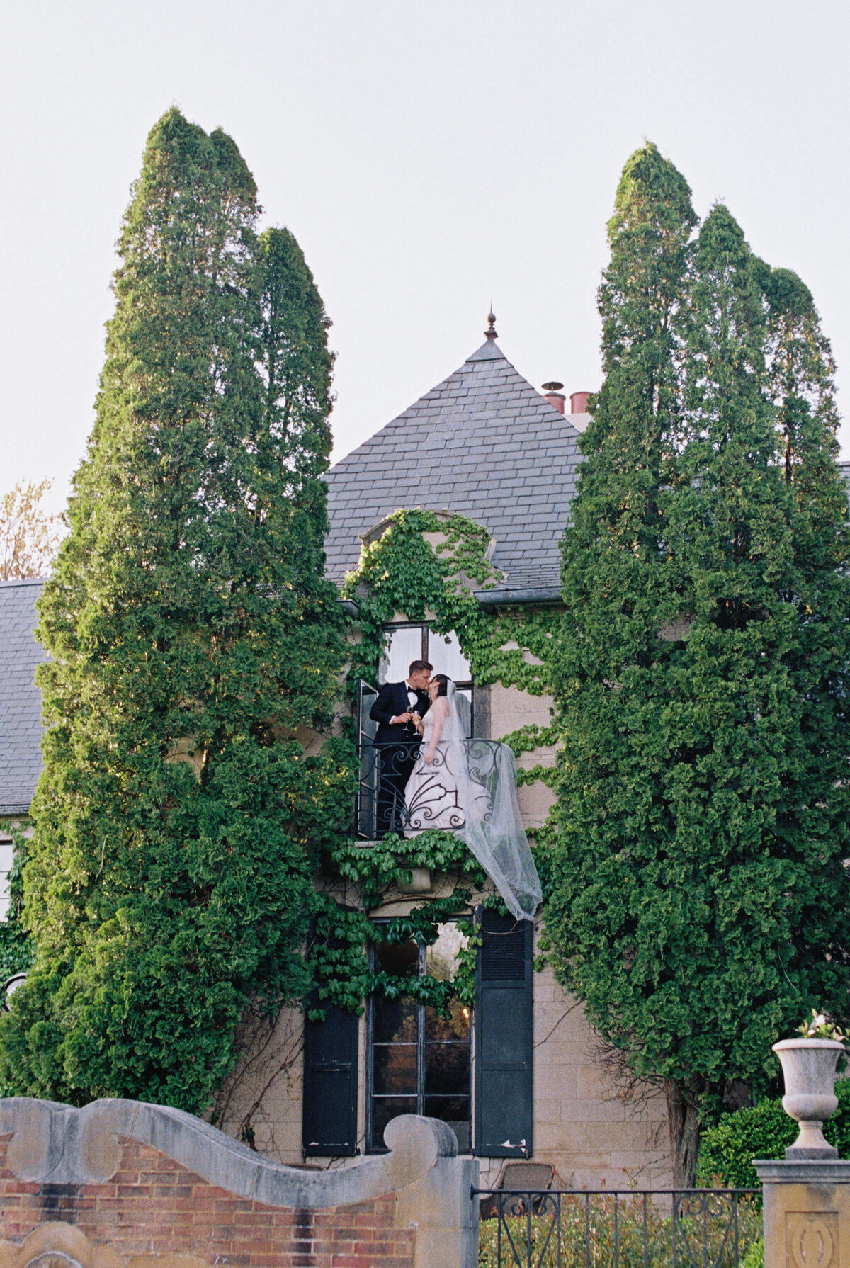 Maria + Grant + Truvision Studios 214
