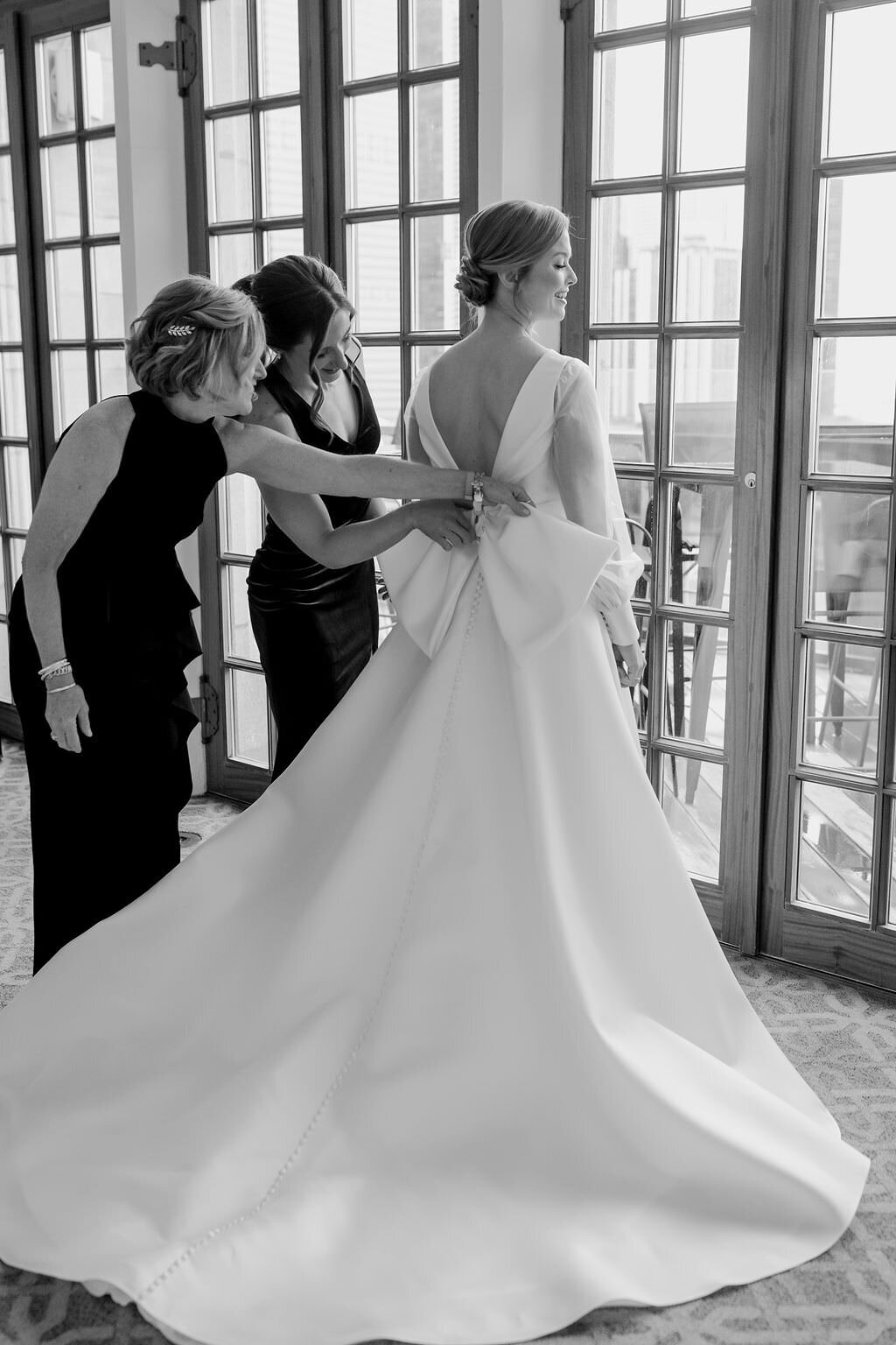 A wedding at Saint Clement Church and The University Club of Chicago - 3